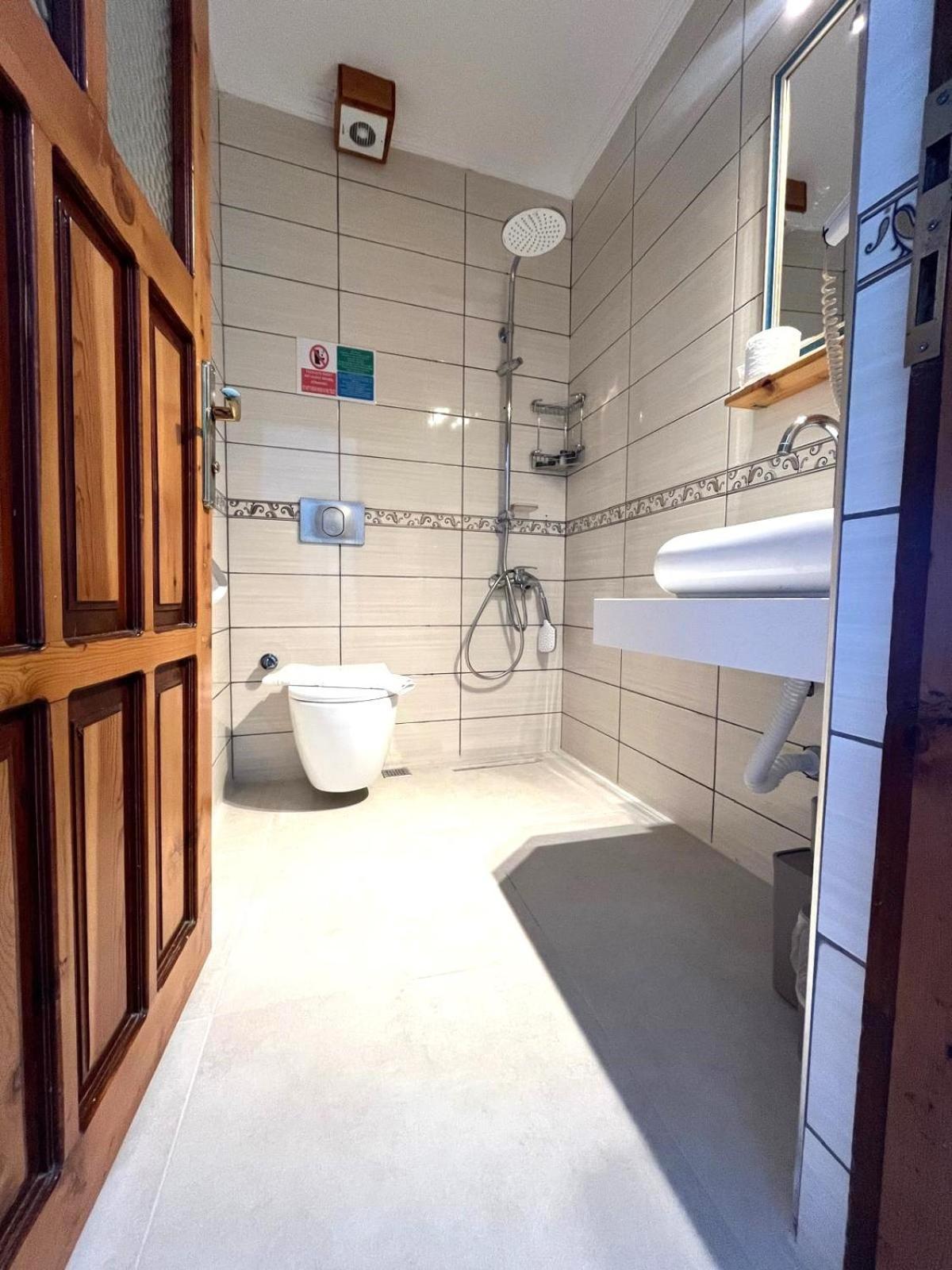 Nest Gunay Otel Kaş Ngoại thất bức ảnh